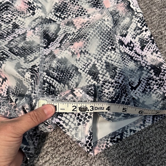 Jessica Simpson Snake Print Workout Shorts, Size L - Picture 3 of 5